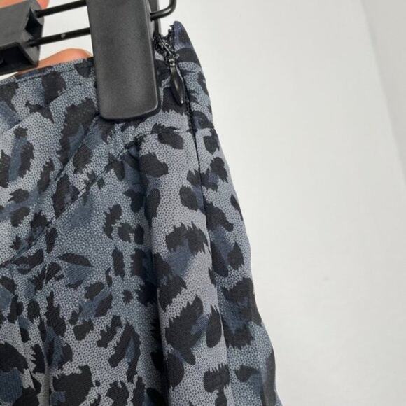 Forever 21 Womens Pants Size XS Gray Animal Print Wide Leg Comfort Trouser - Picture 11 of 11